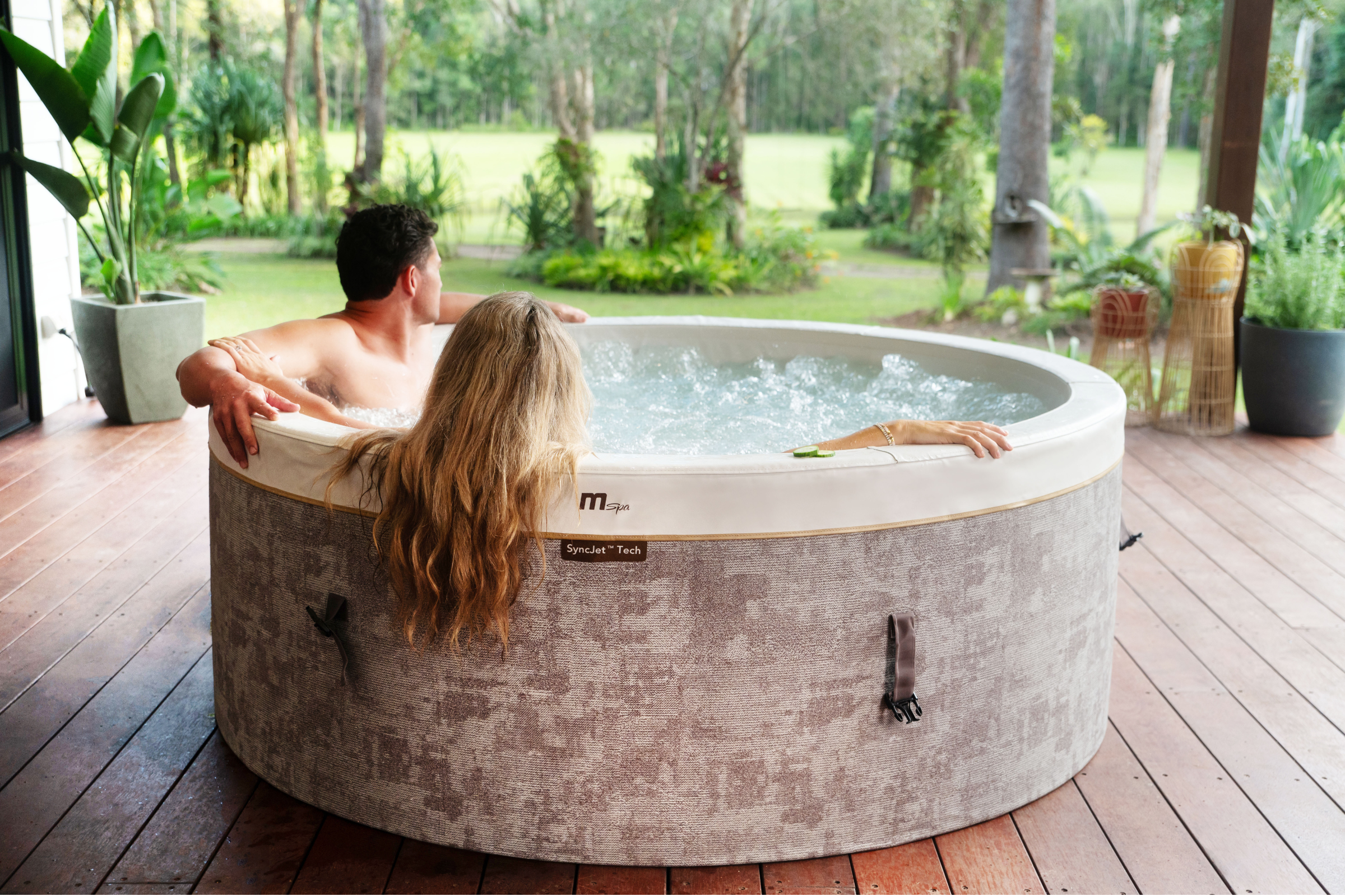 MSPA | COCOON | Verto Series | Textile-inspired Design | Rigid Hot Tub & Spa | Up to 6 Person