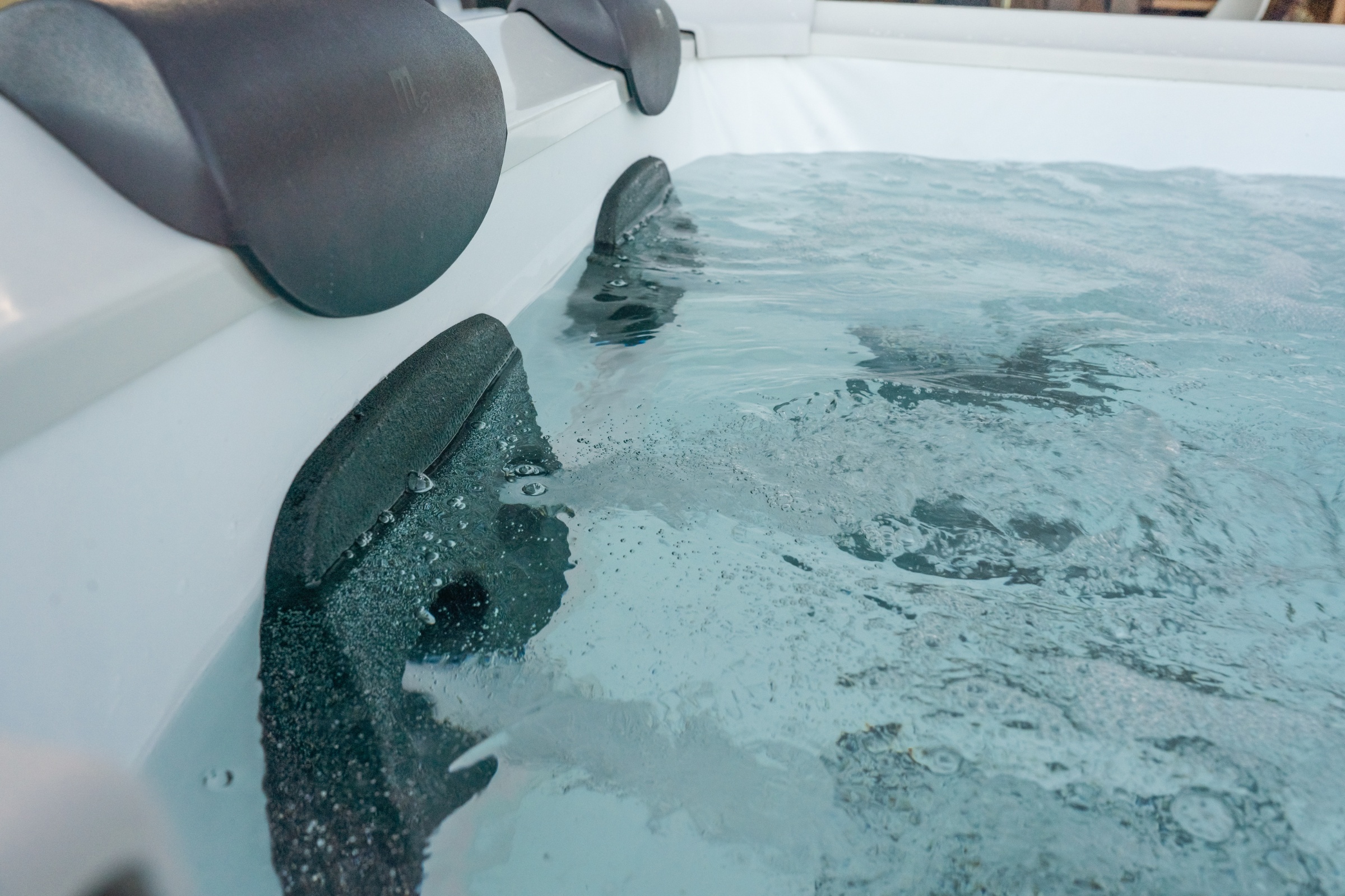 MSPA | OSLO | Frame Series | Rigid Hot Tub & Spa | Light up the night | Up to 6 Person