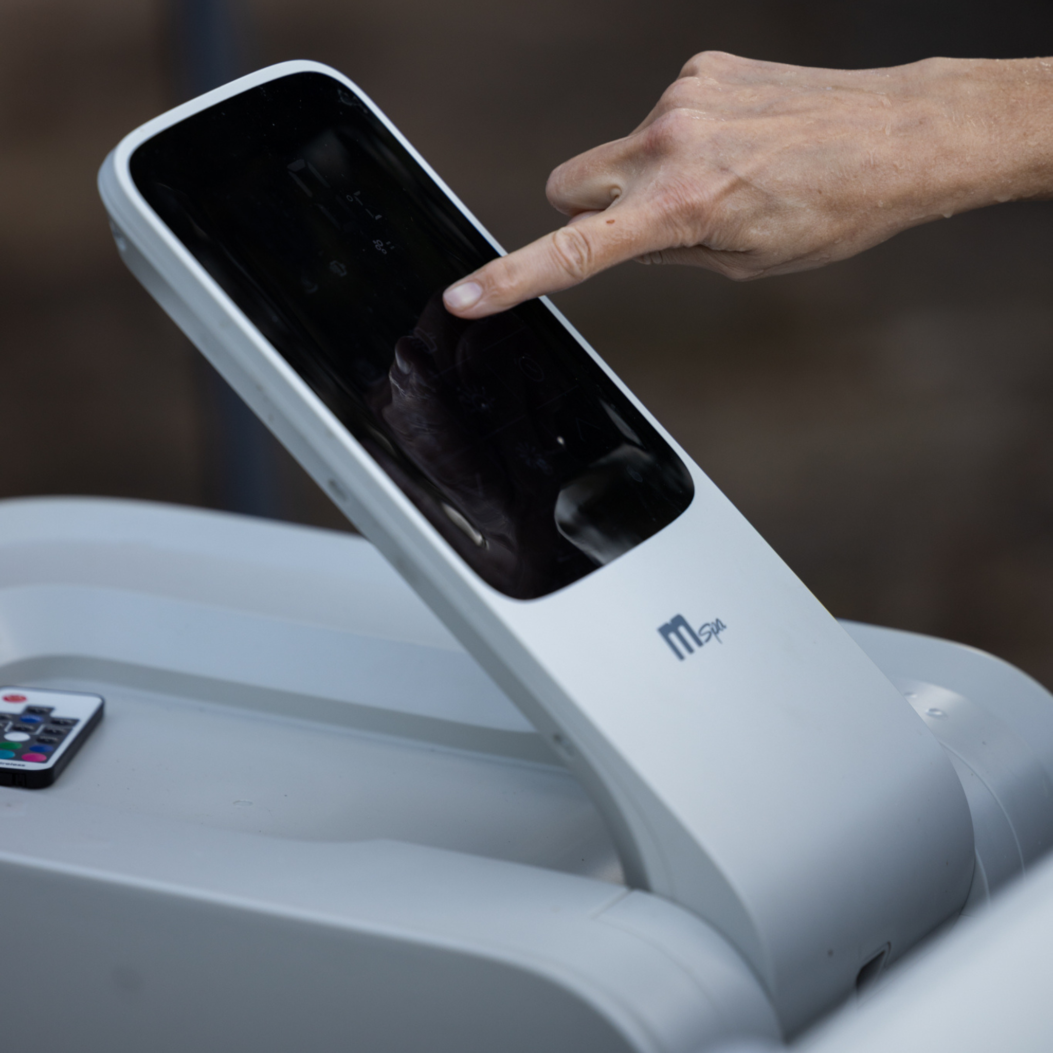 MSPA | OSLO | Frame Series | Rigid Hot Tub & Spa | Light up the night | Up to 6 Person