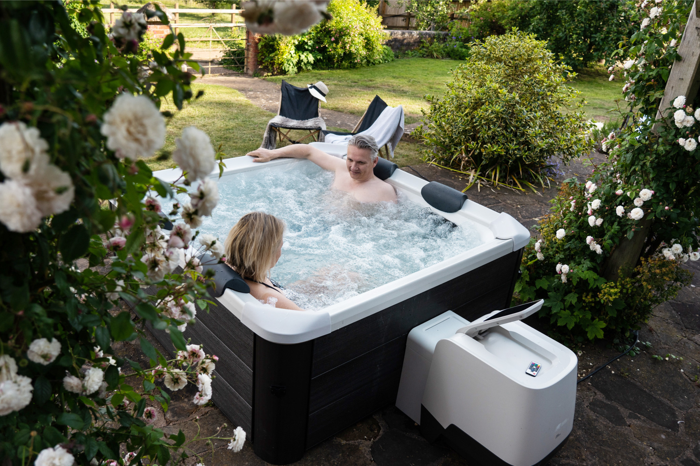 MSPA | OSLO | Frame Series | Rigid Hot Tub & Spa | Light up the night | Up to 6 Person