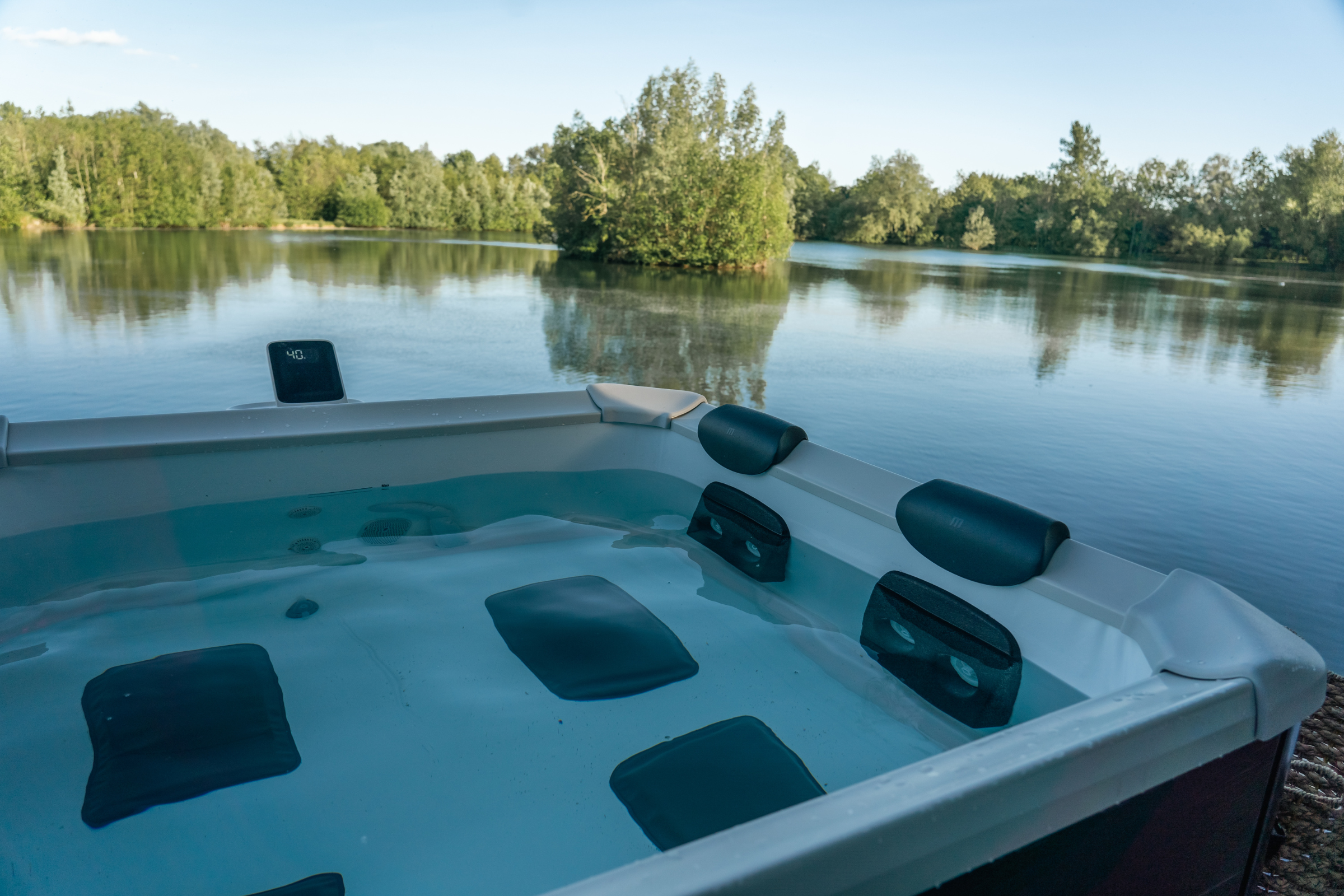 MSPA | OSLO | Frame Series | Rigid Hot Tub & Spa | Light up the night | Up to 6 Person