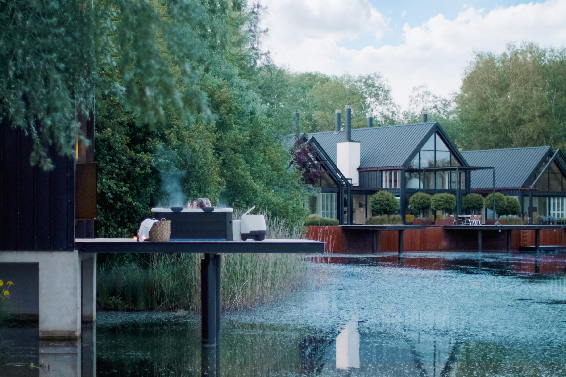 MSPA | OSLO | Frame Series | Rigid Hot Tub & Spa | Light up the night | Up to 6 Person